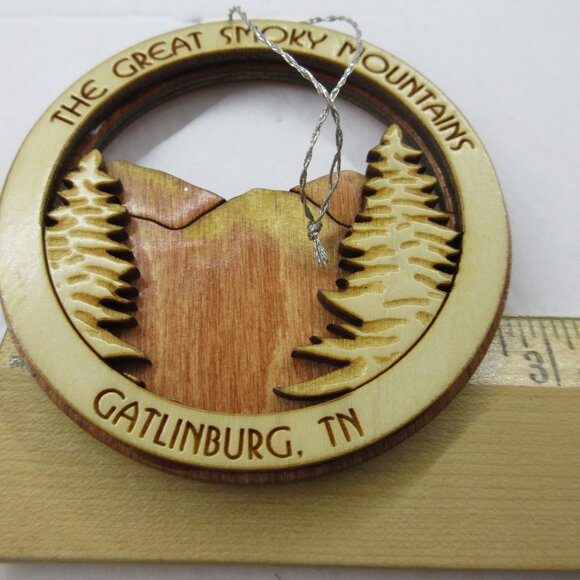 Great Smoky Mountains Gatinlburg Tennessee Wood Laser Cut Christmas Ornament - Picture 8 of 9